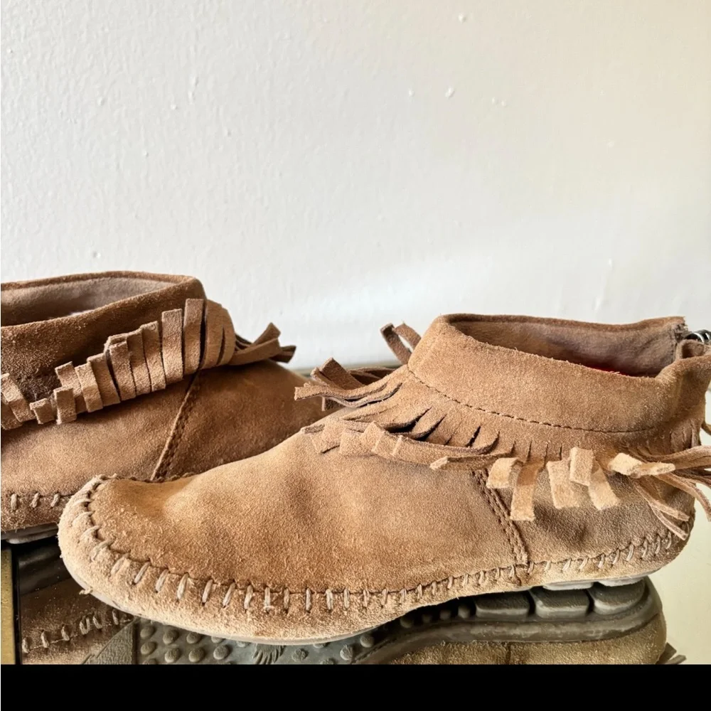 American Eagle Outfitters Fringe Moccasin Ankle Bootie Kids Shoe Size 6